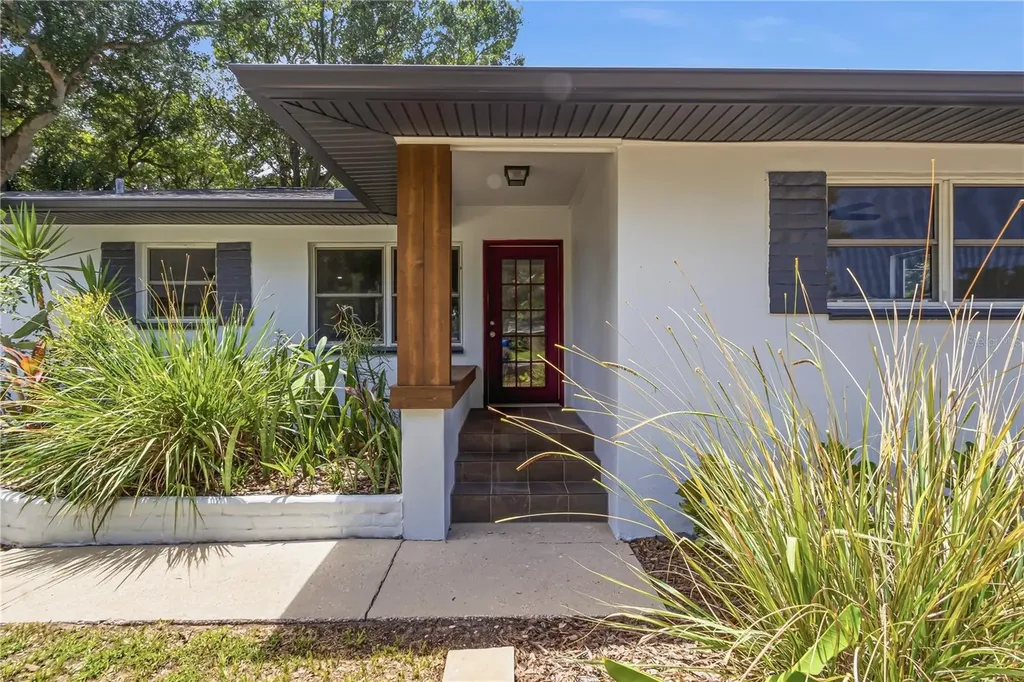 10 S Orion Avenue Clearwater FL 33765