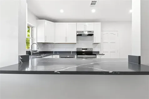 10 S Orion Avenue Clearwater FL 33765