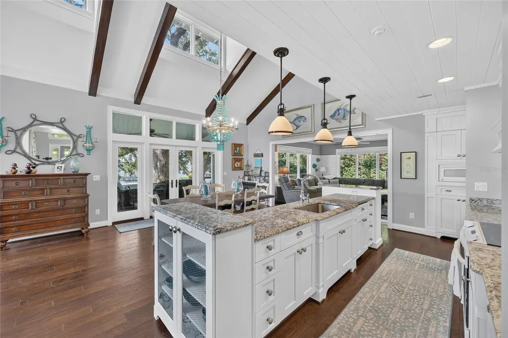 12950 E Highway 25 Ocklawaha FL 32179