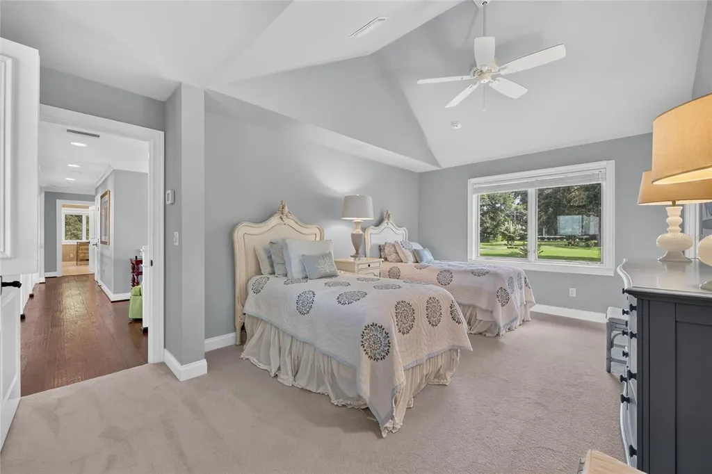 12950 E Highway 25 Ocklawaha FL 32179