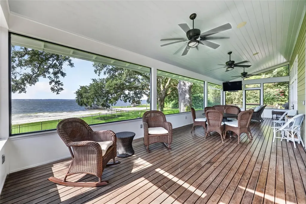 12950 E Highway 25 Ocklawaha FL 32179