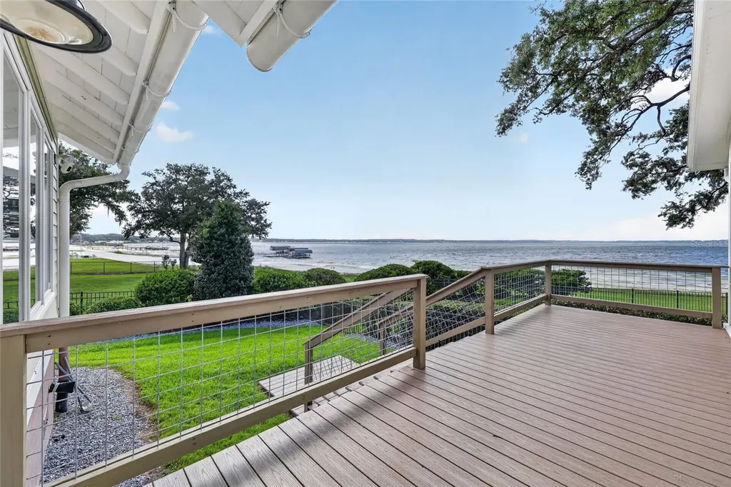 12950 E Highway 25 Ocklawaha FL 32179