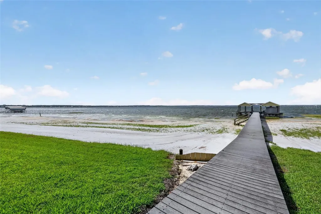 12950 E Highway 25 Ocklawaha FL 32179