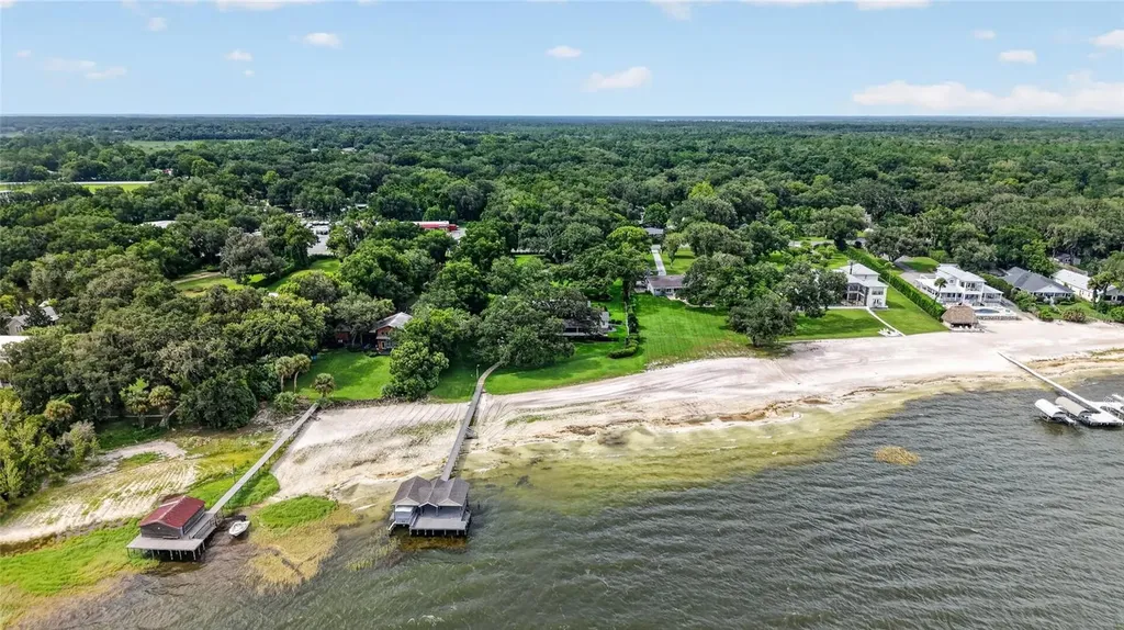 12950 E Highway 25 Ocklawaha FL 32179