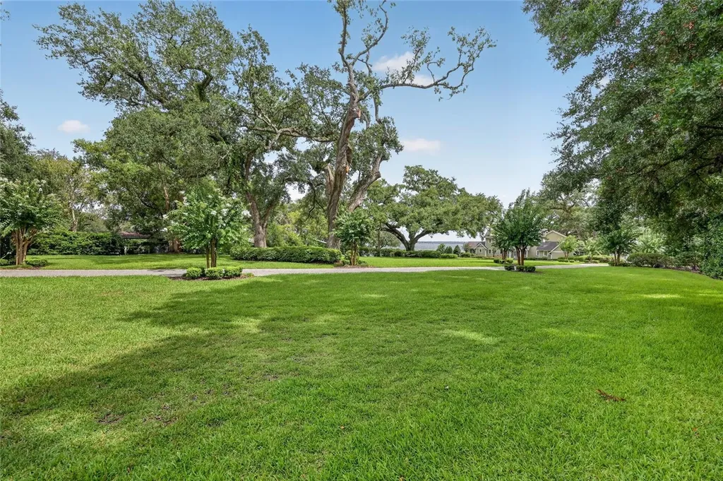 12950 E Highway 25 Ocklawaha FL 32179