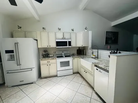 16004 Saddle Creek Drive Tampa FL 33618