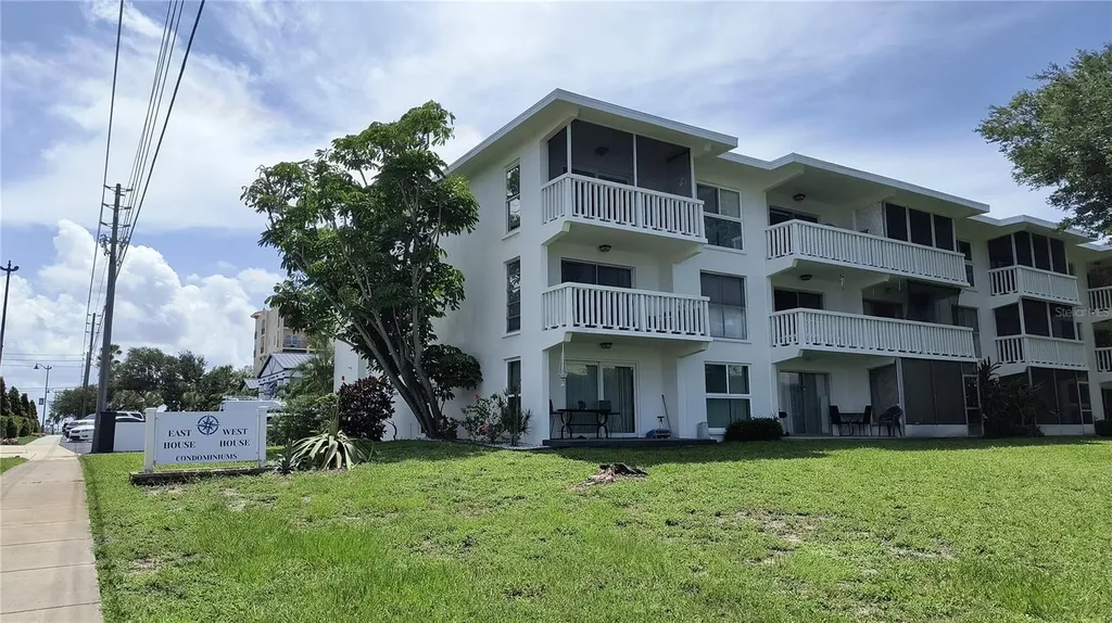 2944 W Bay Drive Belleair Bluffs FL 33770