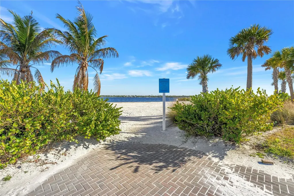 513 17th Avenue E Palmetto FL 34221