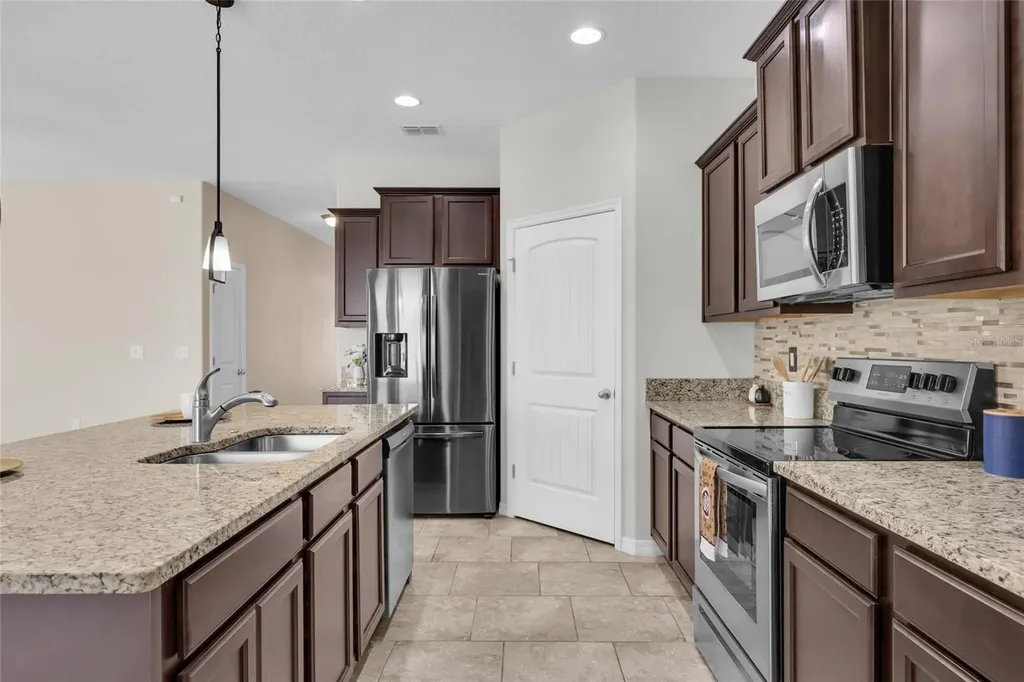 144 Waterside Circle Winter Haven FL 33880