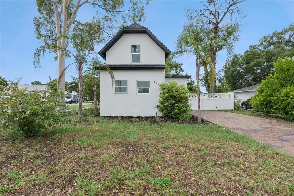 732 E Orange Avenue Eustis FL 32726
