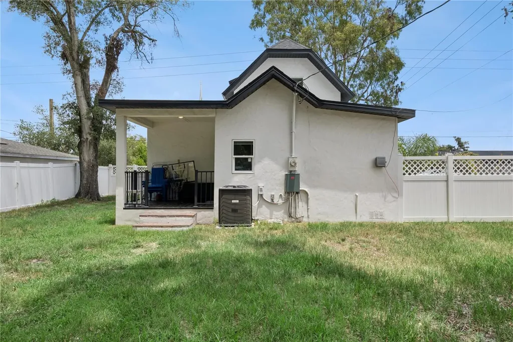 732 E Orange Avenue Eustis FL 32726