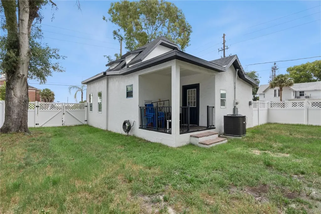 732 E Orange Avenue Eustis FL 32726