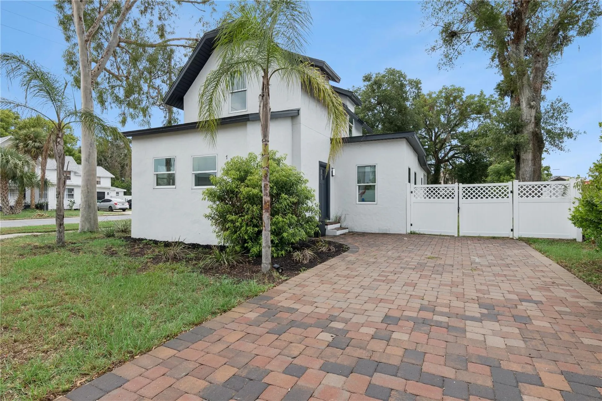 732 E Orange Avenue Eustis FL 32726