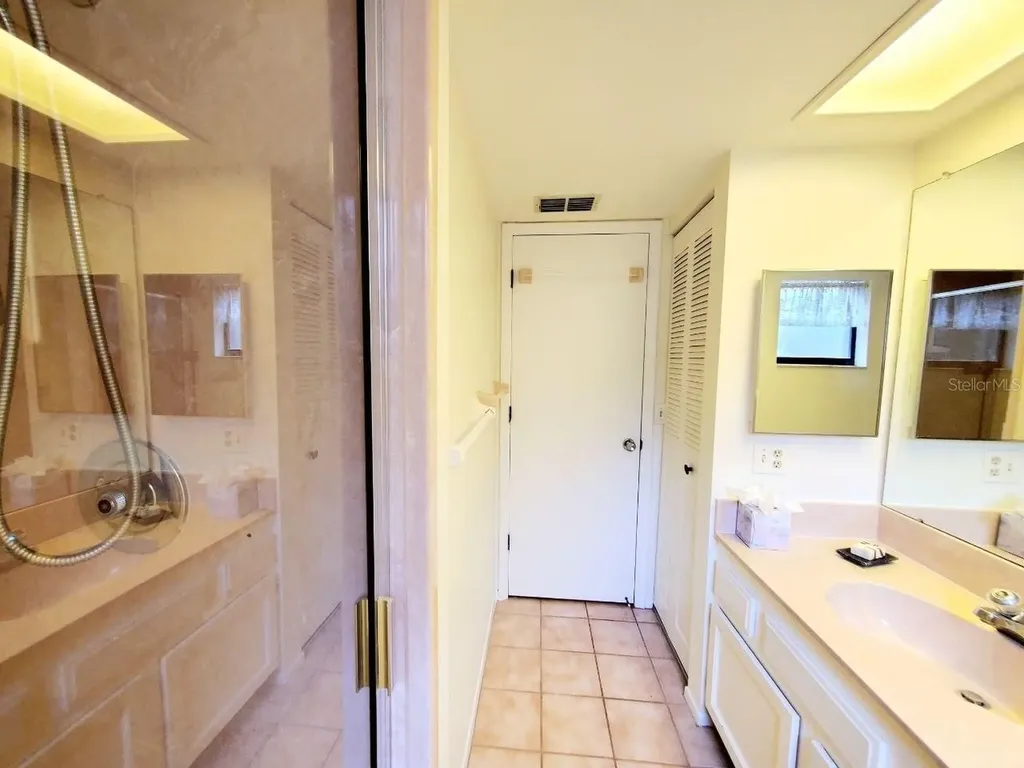 20 Woodlake Place Oldsmar FL 34677