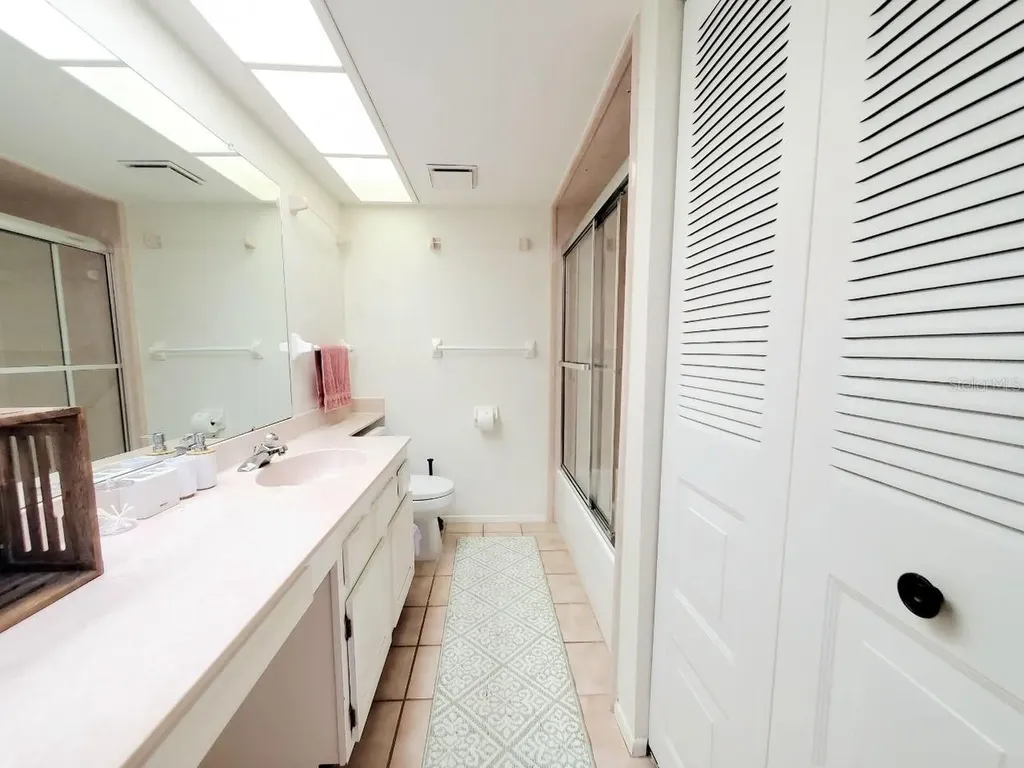 20 Woodlake Place Oldsmar FL 34677