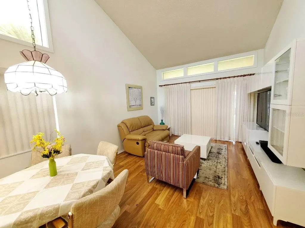 20 Woodlake Place Oldsmar FL 34677
