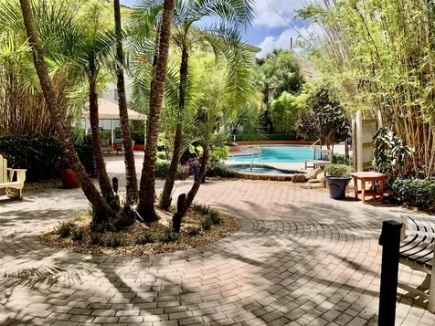 520 S Armenia Avenue Tampa FL 33609
