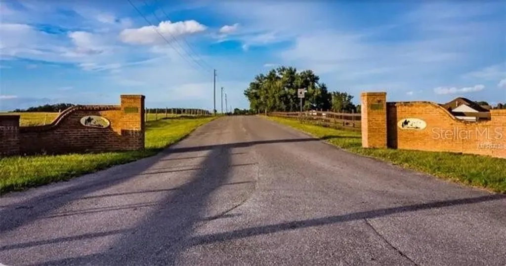 36304 Tomkow Lane Dade City FL 33523