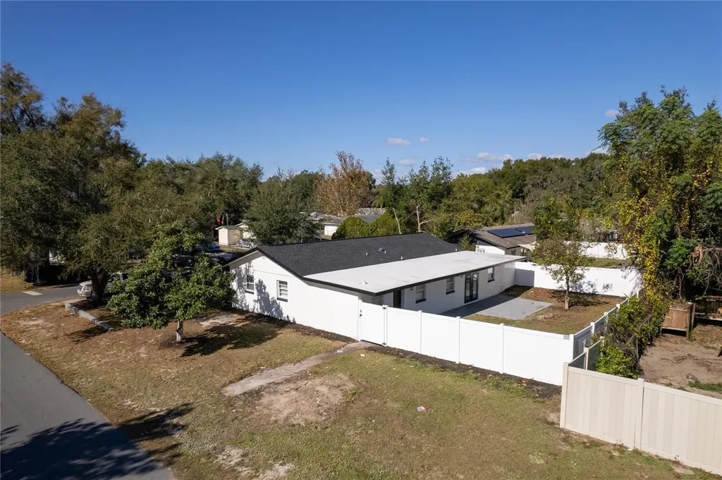 5248 King Street Zephyrhills FL 33542