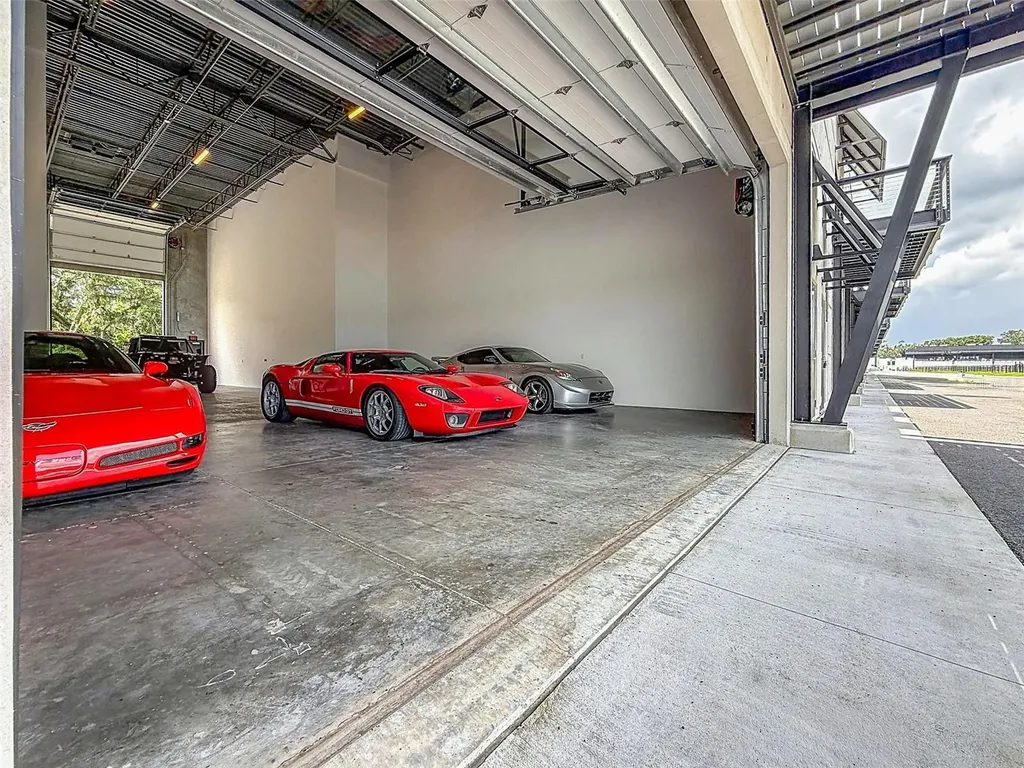 6500 Motor Enclave Way Tampa FL 33610