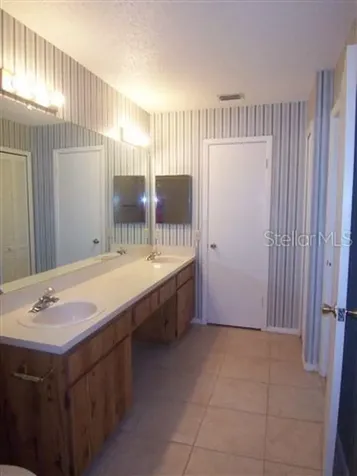 10819 Venice Circle Tampa FL 33635