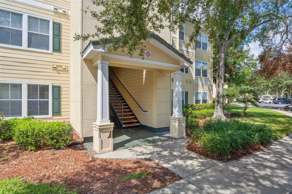 18332 Bridle Club Drive Tampa FL 33647