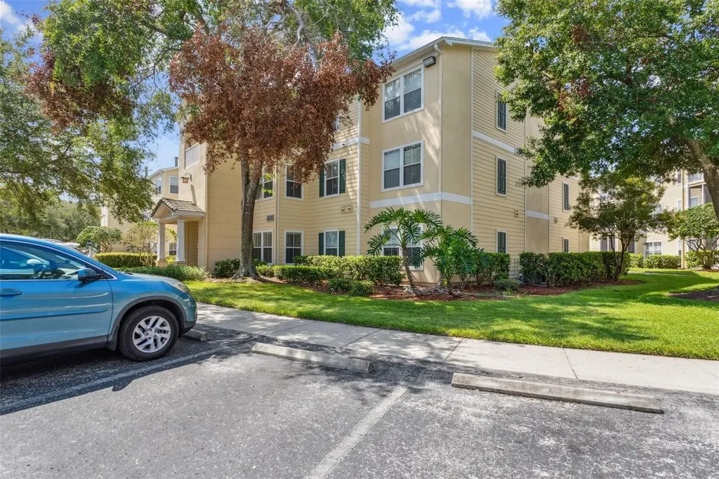 18332 Bridle Club Drive Tampa FL 33647