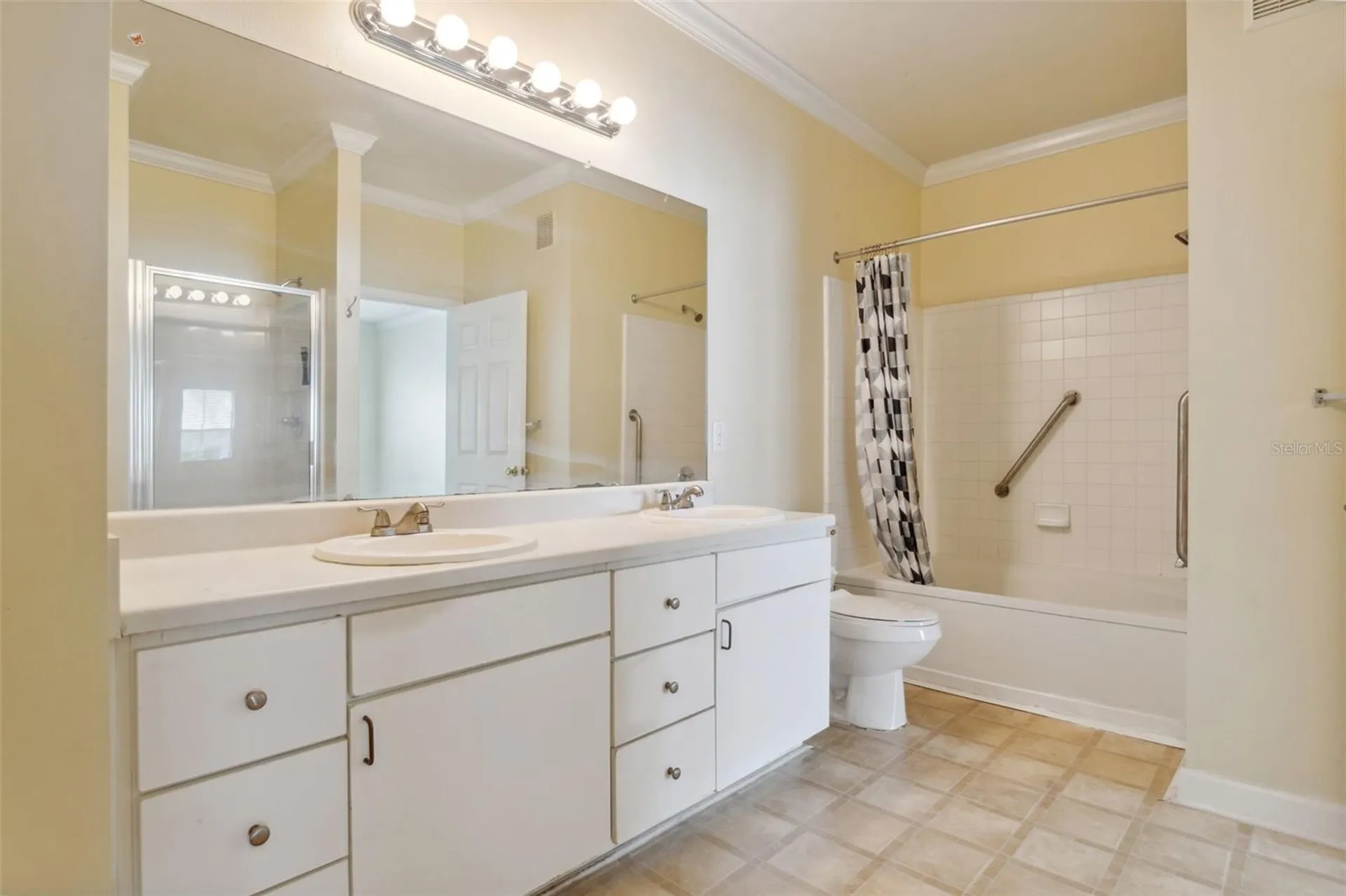 18332 Bridle Club Drive Tampa FL 33647