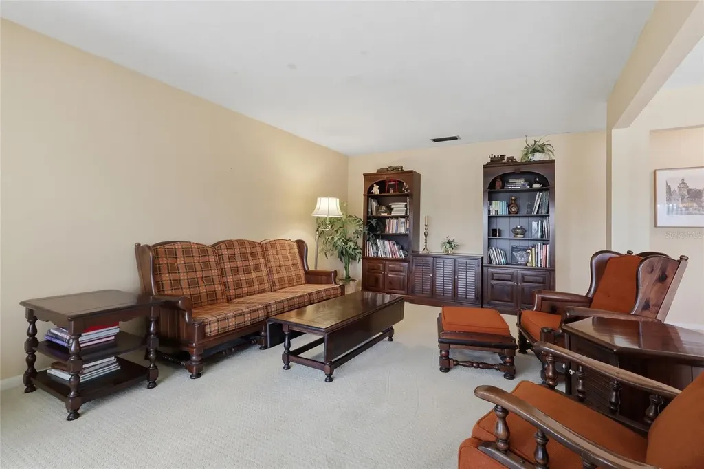 6811 Twelve Oaks Boulevard Tampa FL 33624