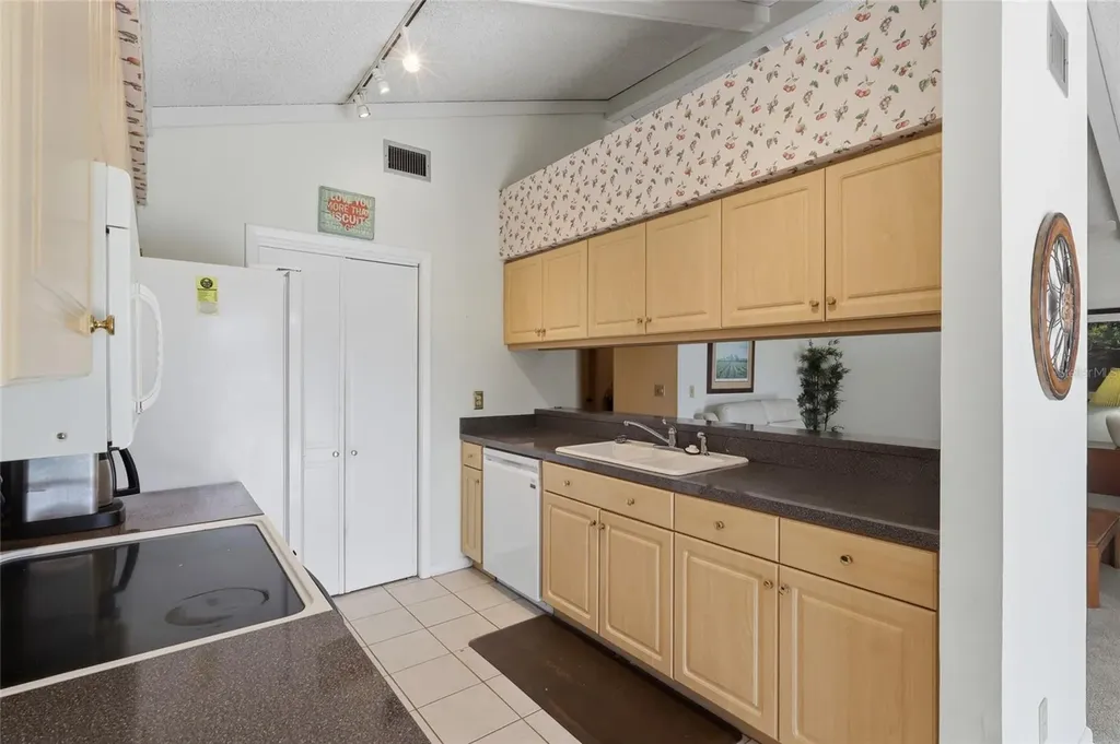 6811 Twelve Oaks Boulevard Tampa FL 33624