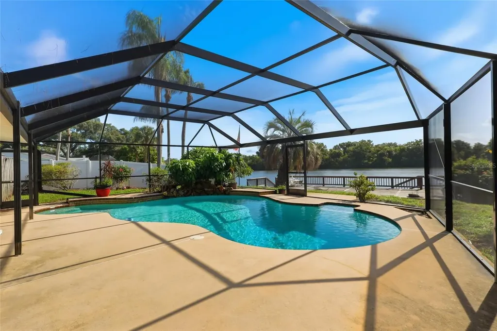 6811 Twelve Oaks Boulevard Tampa FL 33624