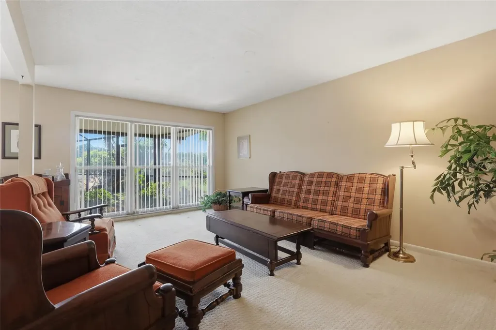 6811 Twelve Oaks Boulevard Tampa FL 33624