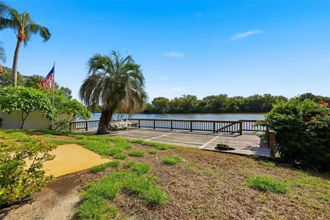 6811 Twelve Oaks Boulevard Tampa FL 33624