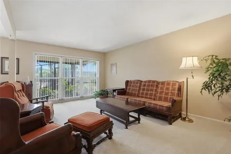 6811 Twelve Oaks Boulevard Tampa FL 33624