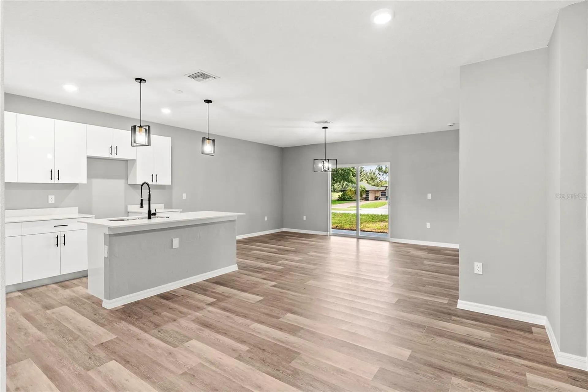 110 Friendly Circle Sebring FL 33876