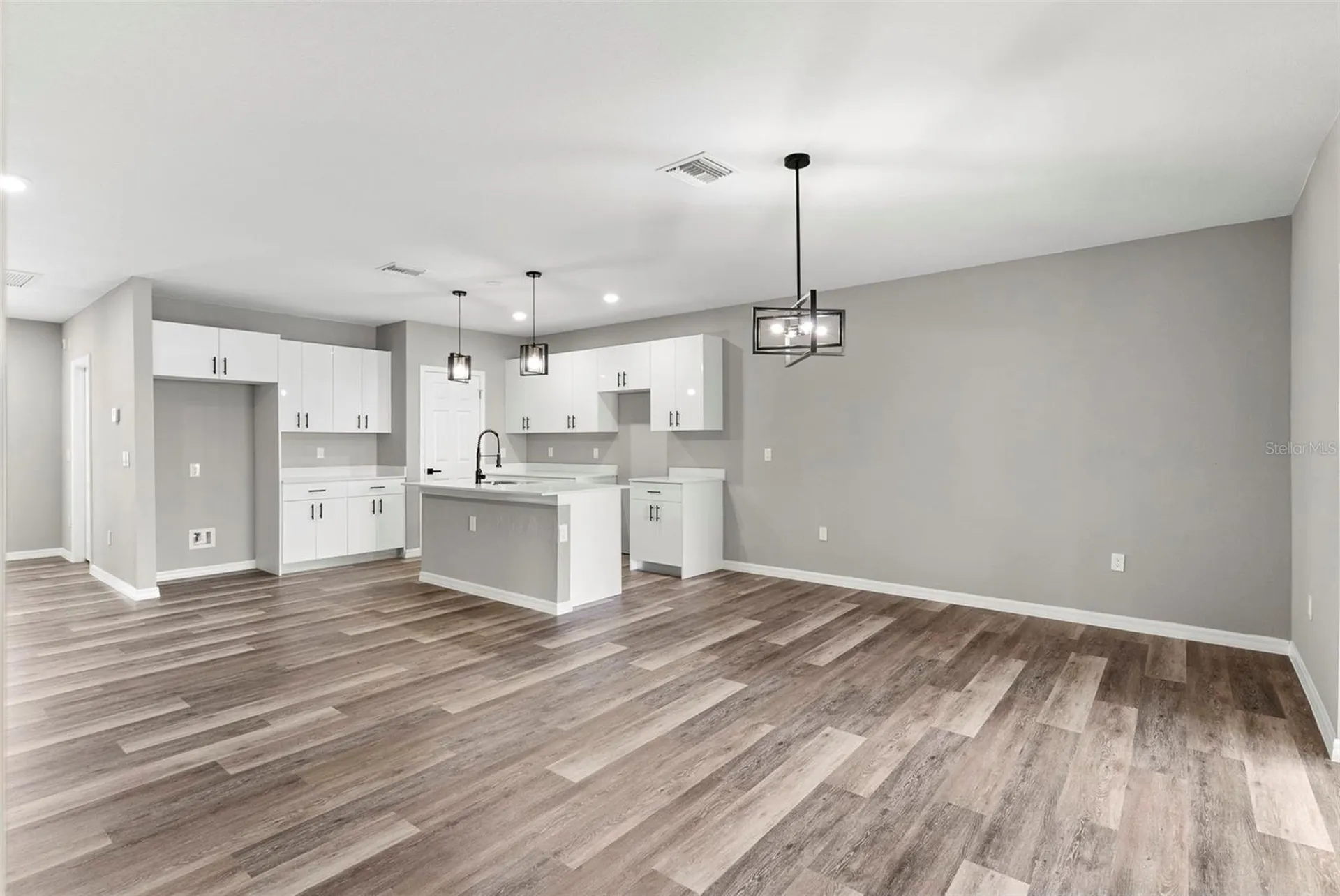 110 Friendly Circle Sebring FL 33876