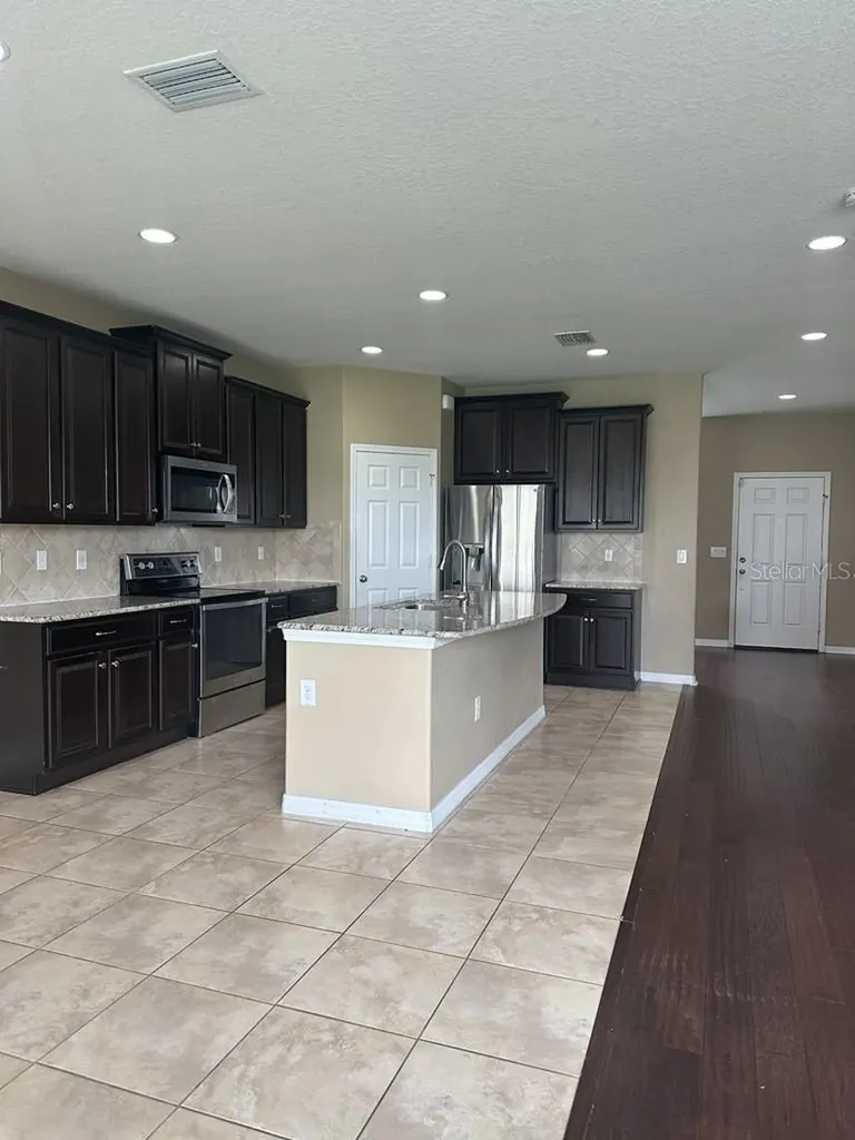 3034 Winglewood Circle Lutz FL 33558