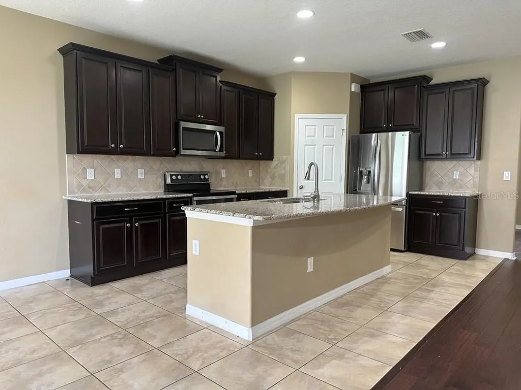 3034 Winglewood Circle Lutz FL 33558