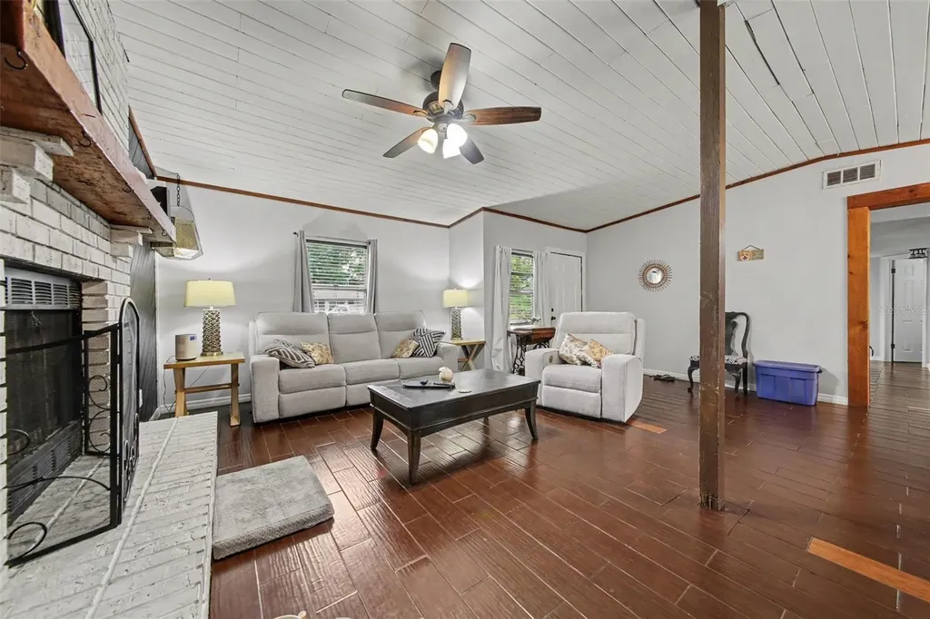 231 1st Street Chuluota FL 32766