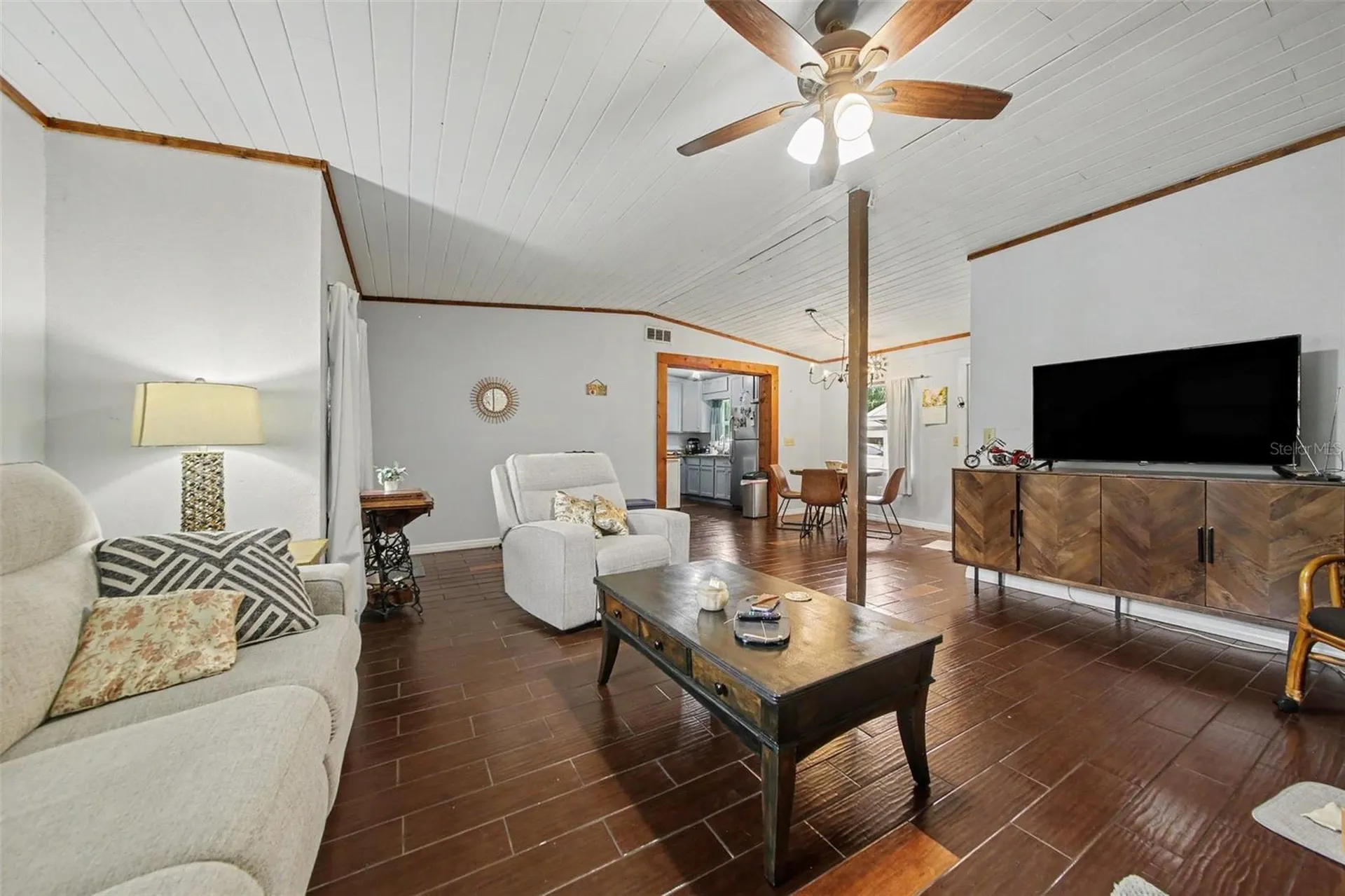 231 1st Street Chuluota FL 32766