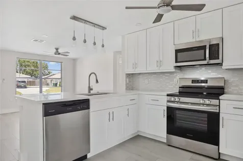 10517 Greenway Avenue Englewood FL 34224