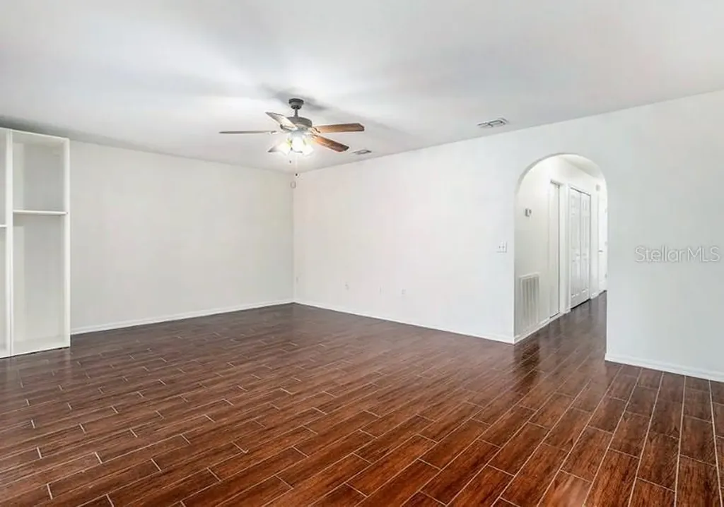 9836 Ashburn Lake Drive Tampa FL 33610