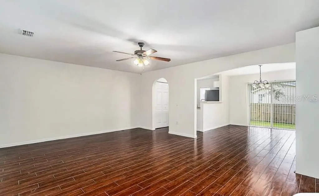9836 Ashburn Lake Drive Tampa FL 33610