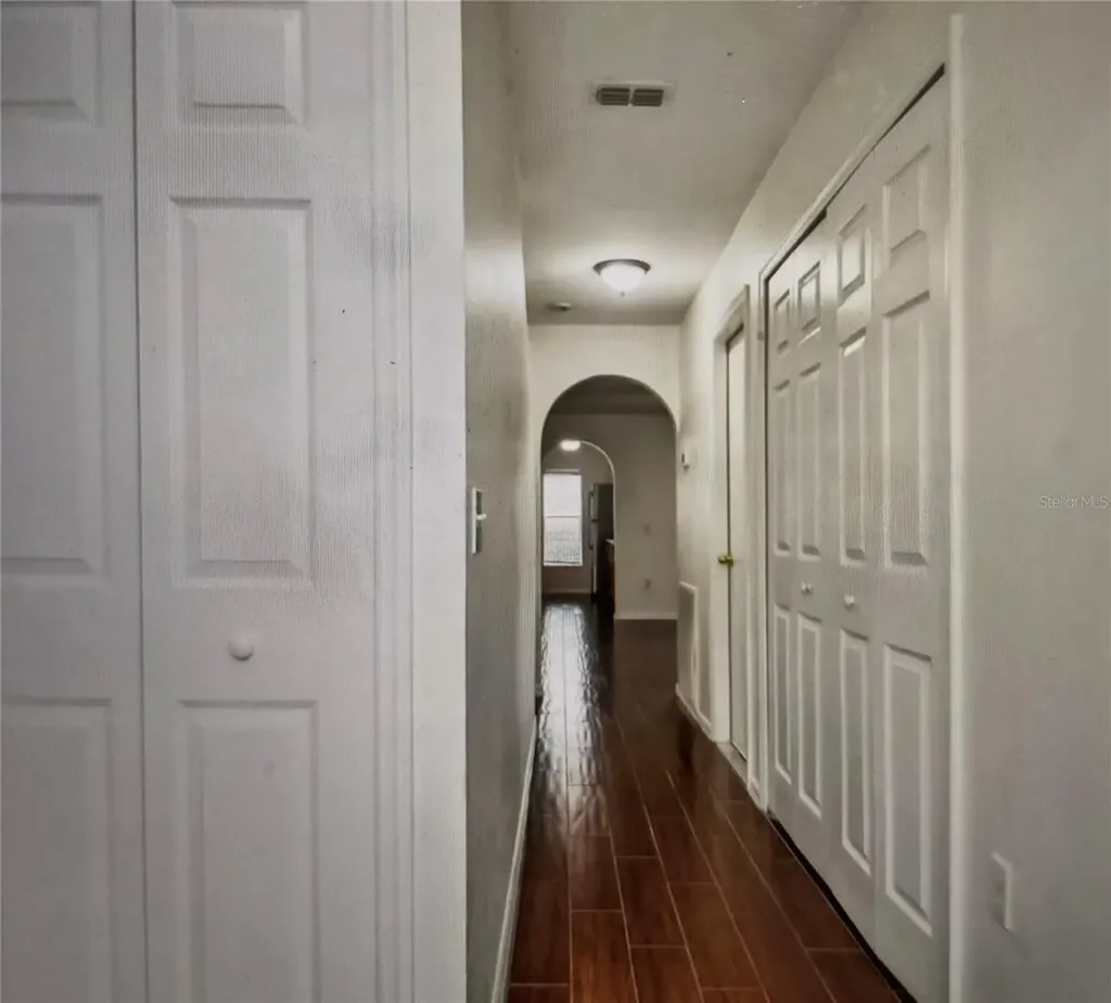 9836 Ashburn Lake Drive Tampa FL 33610
