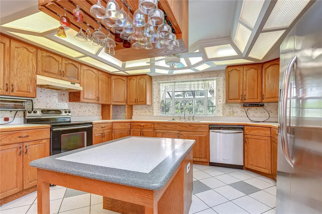 914 S Miller Road Valrico FL 33594