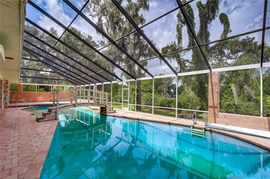 914 S Miller Road Valrico FL 33594
