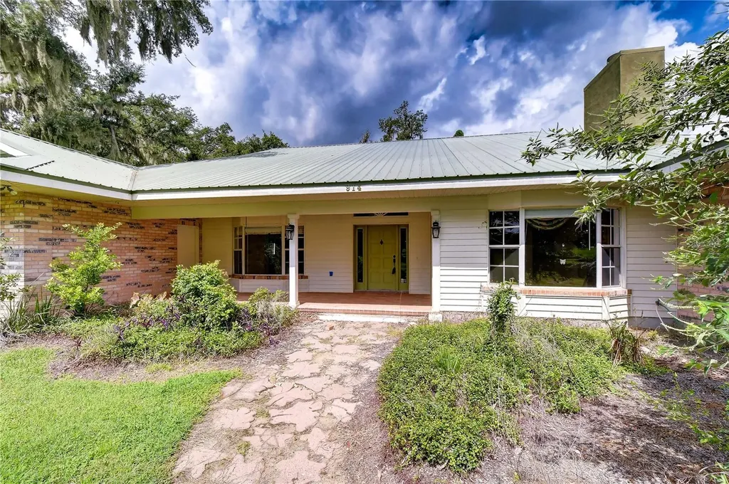 914 S Miller Road Valrico FL 33594