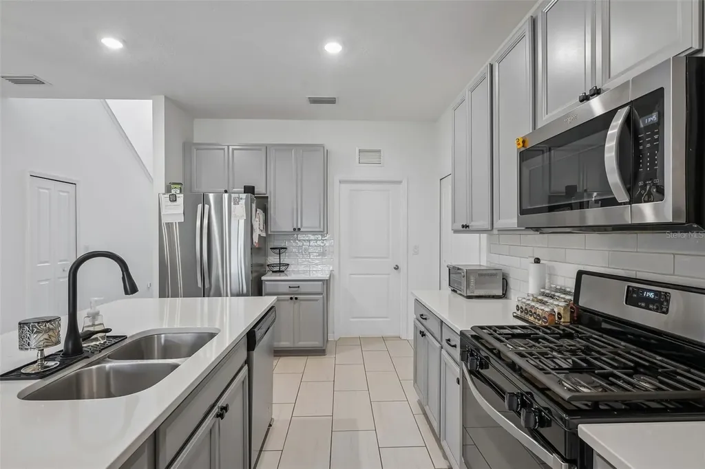 5518 Los Robles Court Palmetto FL 34221