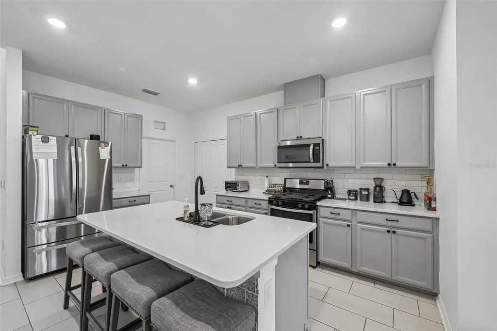 5518 Los Robles Court Palmetto FL 34221