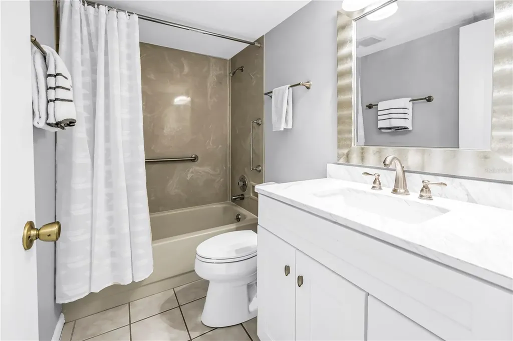 3174 Windrush Sarasota FL 34235